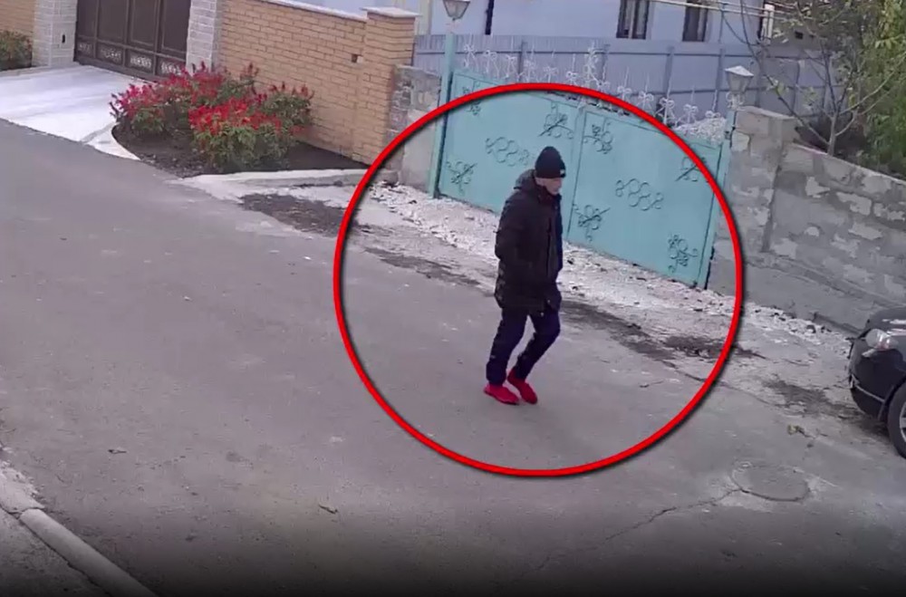 ATENȚIE la imagini! Bărbatul este căutat de polițiști. Riscă închisoare pe un termen de la 5 la 10 ani